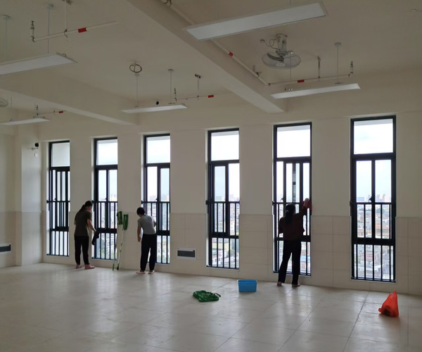 東莞寮步汽車(chē)學(xué)校保潔